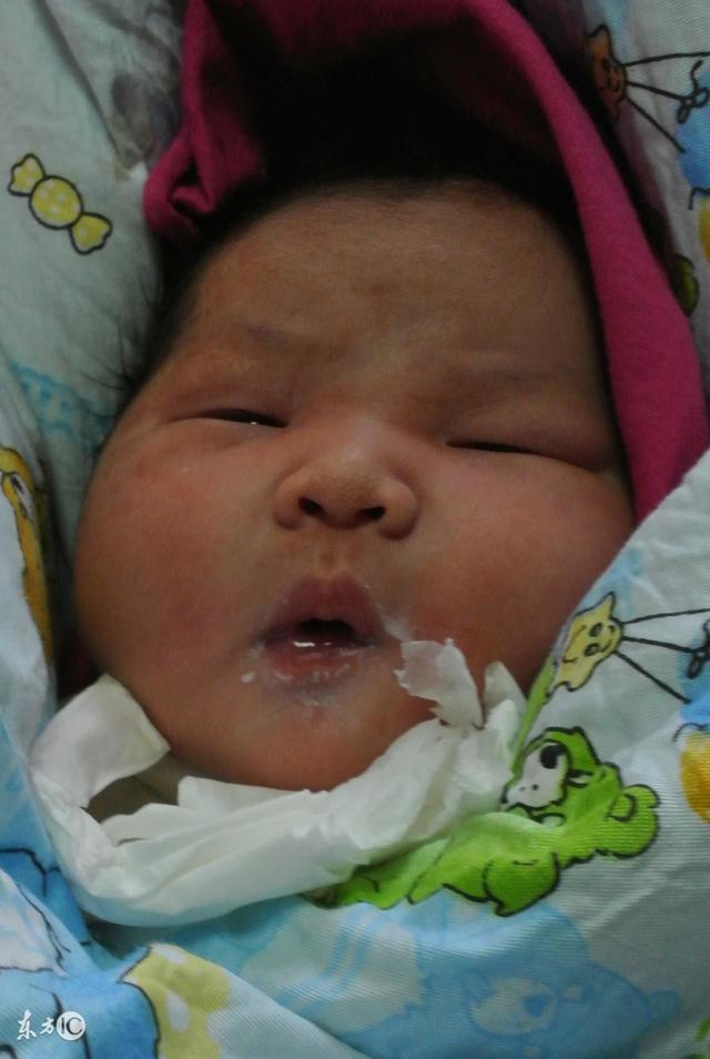 身体弓着的时候左乳疼