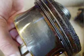 发动机怠速突然升高？一定是这个地方出了问题，分分钟毁车视频封面