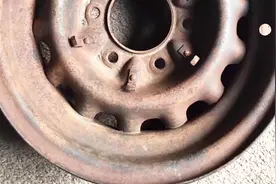 生锈的轮毂轻松除锈，我想这绝对是最给力的除锈方法视频封面