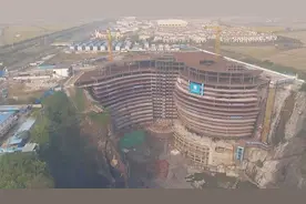 60多年前日本人在上海挖巨坑，如今中国人造出惊艳世界的地下酒店视频封面