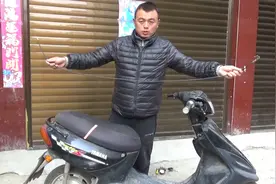 踏板电动车后座桶打不开？这招值得学，老师傅倾心分享，涨知识了