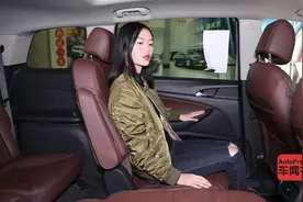 95后小女生体验别克GL6，空间还小，发动机也小，不过价格便宜