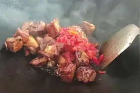 秘制咸鸭腿火锅，还是你想的那个味道吗？视频封面
