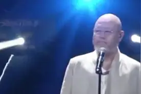 55岁火风唱《无处可逃》，满脸白胡子显苍老但声音非常动听有磁性视频封面