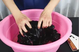 喝剩的啤酒千万不要扔，用啤酒洗衣服，洗什么衣服也不掉色