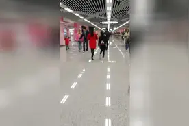 体验成都地铁7号环线：火车南站至火车东站，6站12分钟，方便快捷