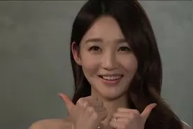 美丽的女儿惊喜送病重的妈妈，百变造型惊艳又有魅力