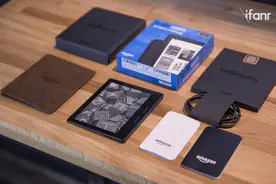 我们上手了 Kindle Oasis，决定不再吐槽它的设计图片