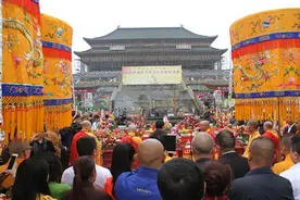 四川石象寺举行恭迎释迦牟尼佛佛骨真身舍利法会图片