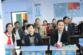 省教育厅总督学汤赛南莅临宜春市实验小学调研立德树人工作图片