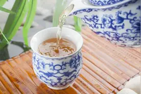 喝完酒能吃枸杞吗 酒后可喝蜂蜜枸杞茶图片
