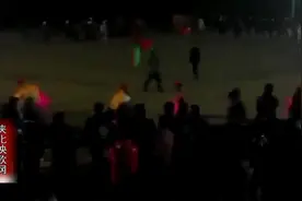 子洲伞头赵四给崔峰铭和他的外国婆姨唱秧歌视频封面