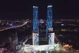 航拍-投资近100亿元，云南昆明万达广场夜景，这也许在全国NO.1！