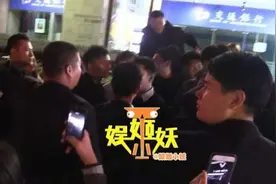 胜利跨国参加王思聪生日会，操练汉语近距离撩粉丝图片