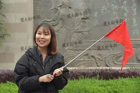韩国美女留学生当导游，中文语言实操课上到了黄鹤楼图片
