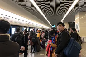 新时代新气象新作为｜地铁延时运营带来的上海温度图片