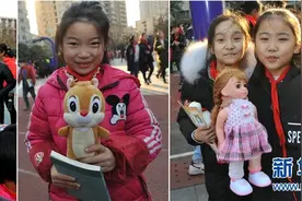 郑州：小学校园里的义卖吆喝声图片