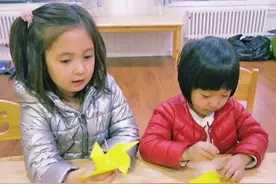 洋娃娃郑州入园哇声一片，中外教育观念如何取舍？图片