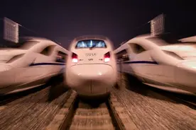 清理“灰色特权”，别止于铁路乘车证图片