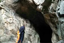 安徽黄山现古洞穴 疑为徐霞客笔下“仙灯洞”图片