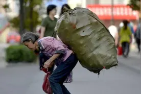 友善公益，温暖之城，成都人已用爱心包围“口袋婆婆”图片