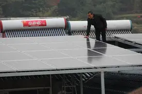 装上太阳能发电板后用电不花钱了 用不完还能卖给国家电网图片