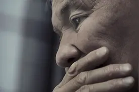 白内障唯一有效的治疗手段就是手术 莫让广告营销“坑害”老年人视频封面