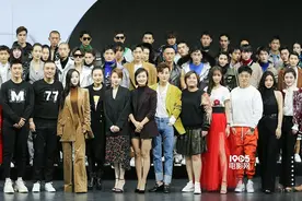 baby变迷妹看黄晓明走秀 与范冰冰李小璐同框比美图片