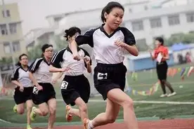 早知道看这里！体育中考要开始啦，哪些人可以免考？评分标准如何？图片