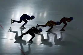 短道速滑——追光逐影图片