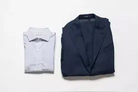 商务出差如何避免西装和衬衫褶皱图片