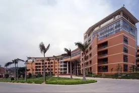 深圳龙城高级中学，中考高考数据全方位解读，你看过没？图片