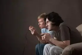 男友老爱玩游戏怎么办？图片