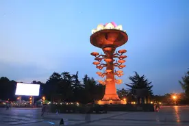 组图：宝鸡中华礼乐城夜景美图（原人民公园）图片