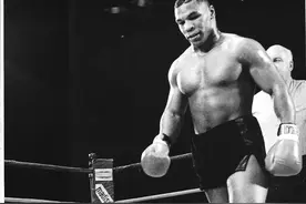 只有泰森能给职业拳击攒粉？看看这些刺穿眼球的震撼击倒吧①图片