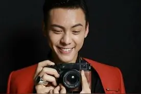 小鲜肉和大叔男星各有穿搭法宝，时尚穿着引人膜拜！图片