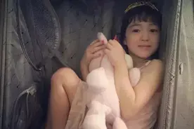 夏天，霓娜，若瑄，诺一，Alex，亚当，那些萌翻了的混血童星图片
