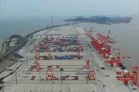 上海洋山深水港四期码头今天开港 运行全程自动化装卸 智能化生产视频封面