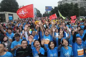 长寿湖半马开跑 高三学生第一次跑马就夺冠图片