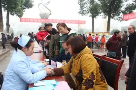 潼南区人民医院：加强法制宣传教育 提高全民法律素质图片