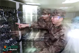 母亲的一句嘱托，激励他成长为今天的“雄兵”图片