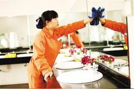 重庆高速公路服务区公厕既要“面子”也要“里子”图片