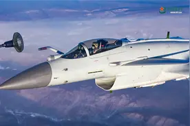 画面震撼！我空军多机型大机群空中加油图片