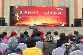 “零距离”文艺快闪活动走进杭州武林广场图片