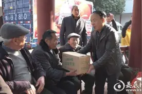 五江·碧桂园城市广场开展“‘橙’心诚意送你”爱心活动 传递关爱和温暖图片