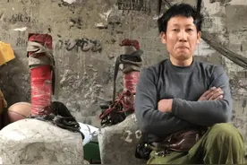 45岁修理工因体寒锻炼 穿430斤“水泥鞋”健步“如飞”图片