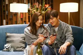 《柒个我》首播三吻连击 张一山化身当代杰克苏图片