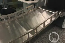 重庆独有车型！5号线列车门更宽扶手更多图片