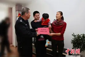 警察救治女儿欠巨债 10余万社会捐款救急(图)图片