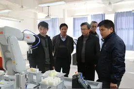区教育局领导莅临新桥职校调研指导图片